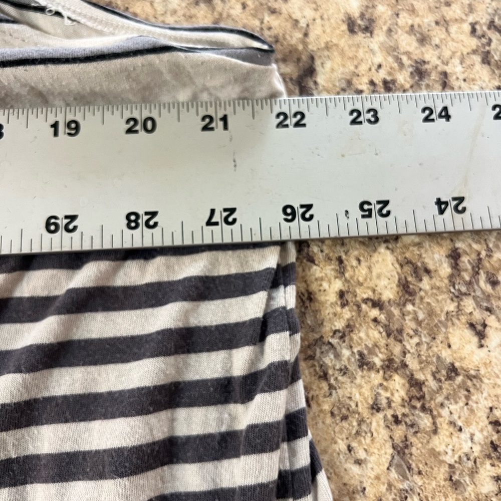 NWOT Old Navy Women’s Black and White Striped Tank Top - Picture 7 of 7